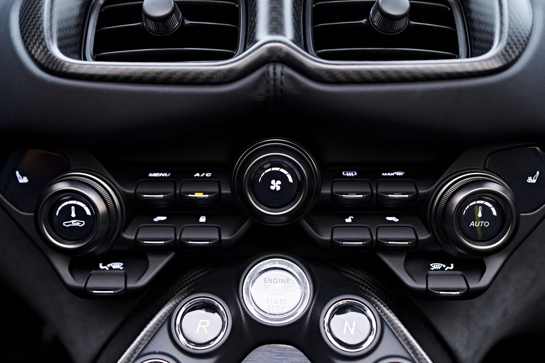 2023 Aston Martin Vantage