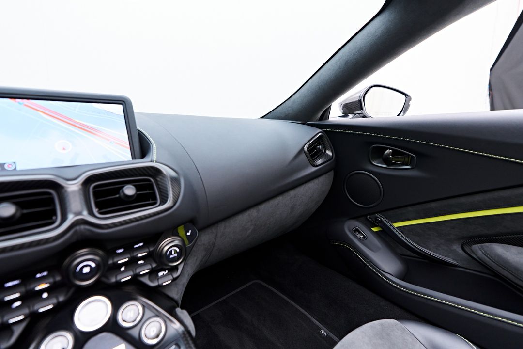 2023 Aston Martin Vantage