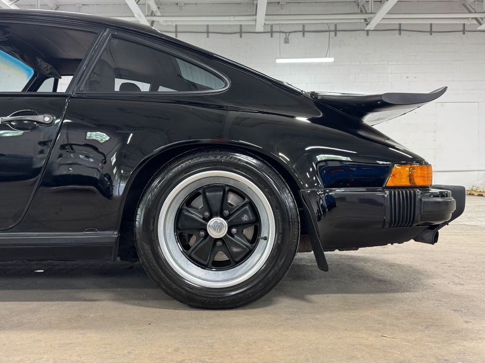 1984 PORSCHE 911