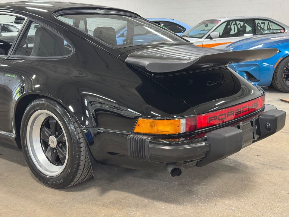 1984 PORSCHE 911