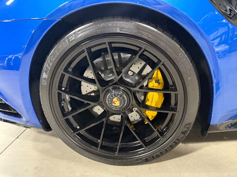 2018 PORSCHE 911