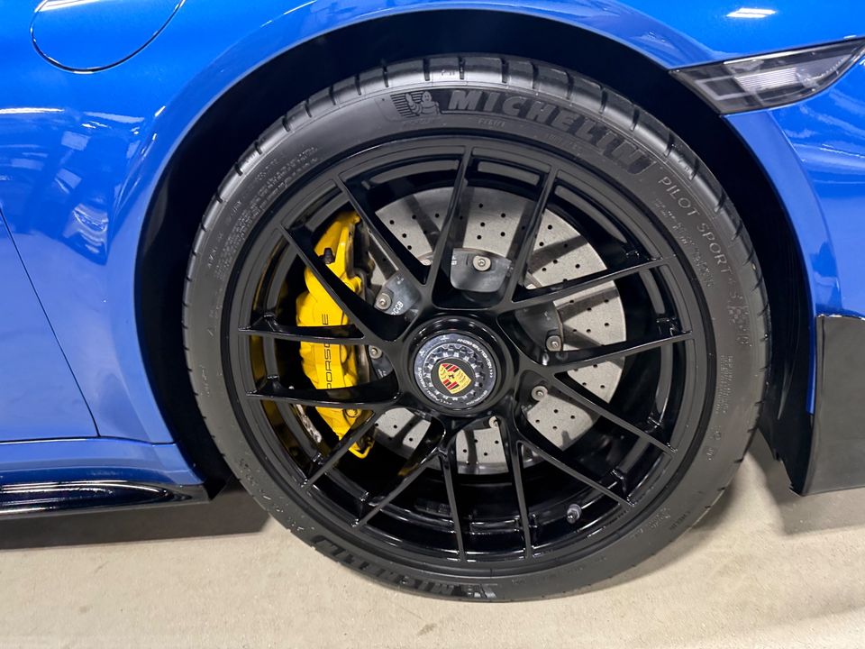 2018 PORSCHE 911