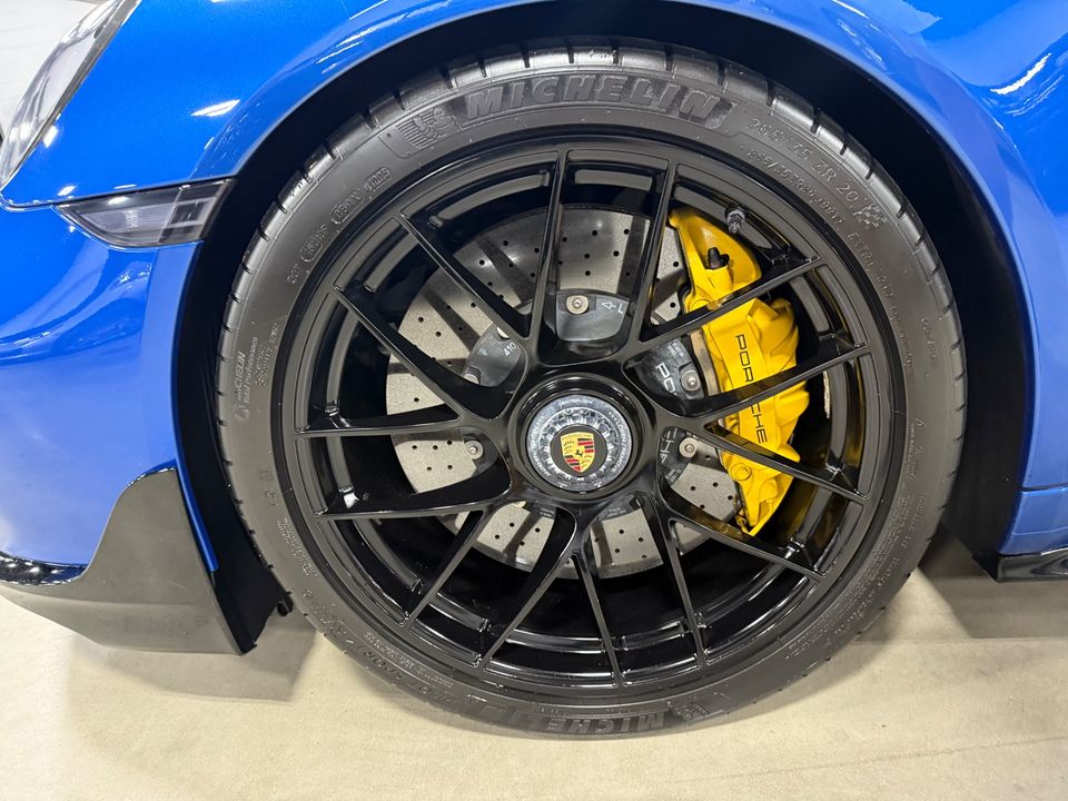 2018 PORSCHE 911