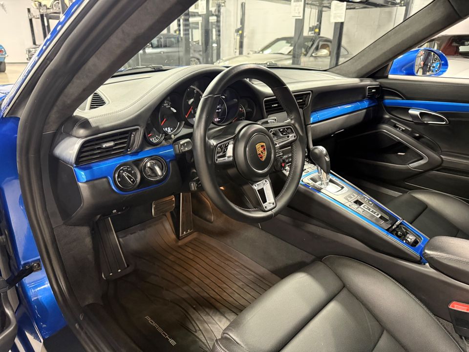 2018 PORSCHE 911