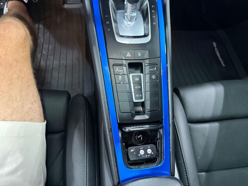 2018 PORSCHE 911