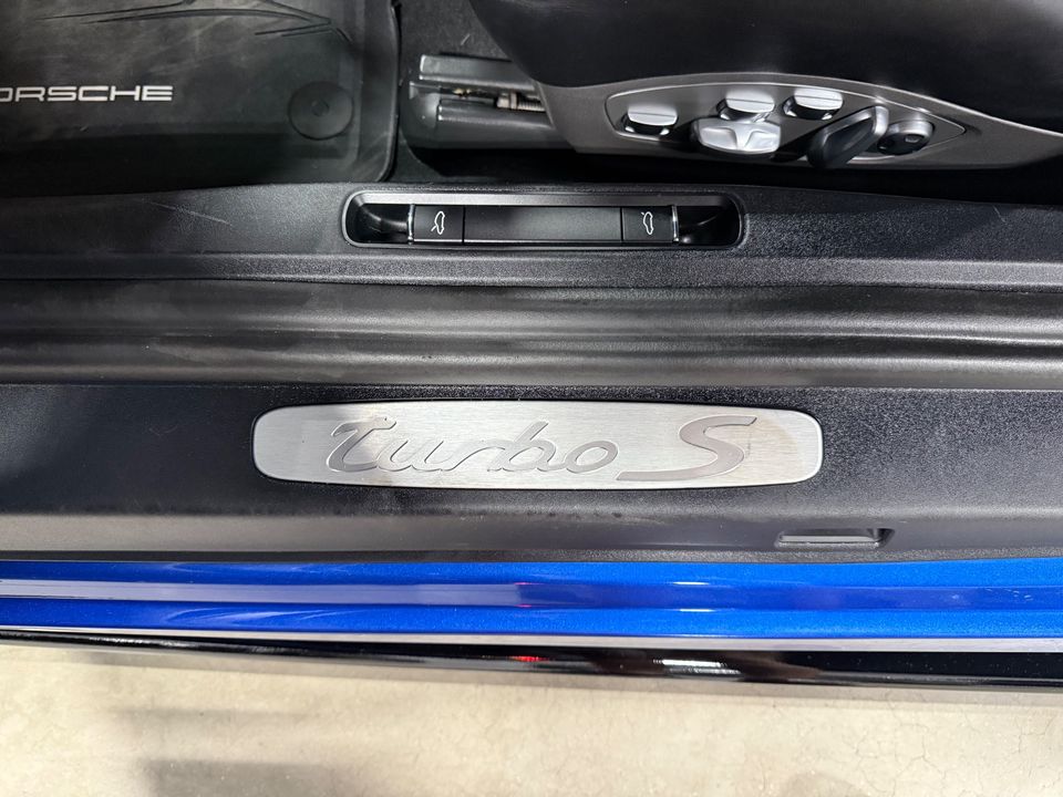 2018 PORSCHE 911
