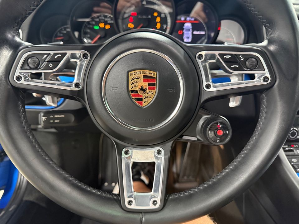 2018 PORSCHE 911