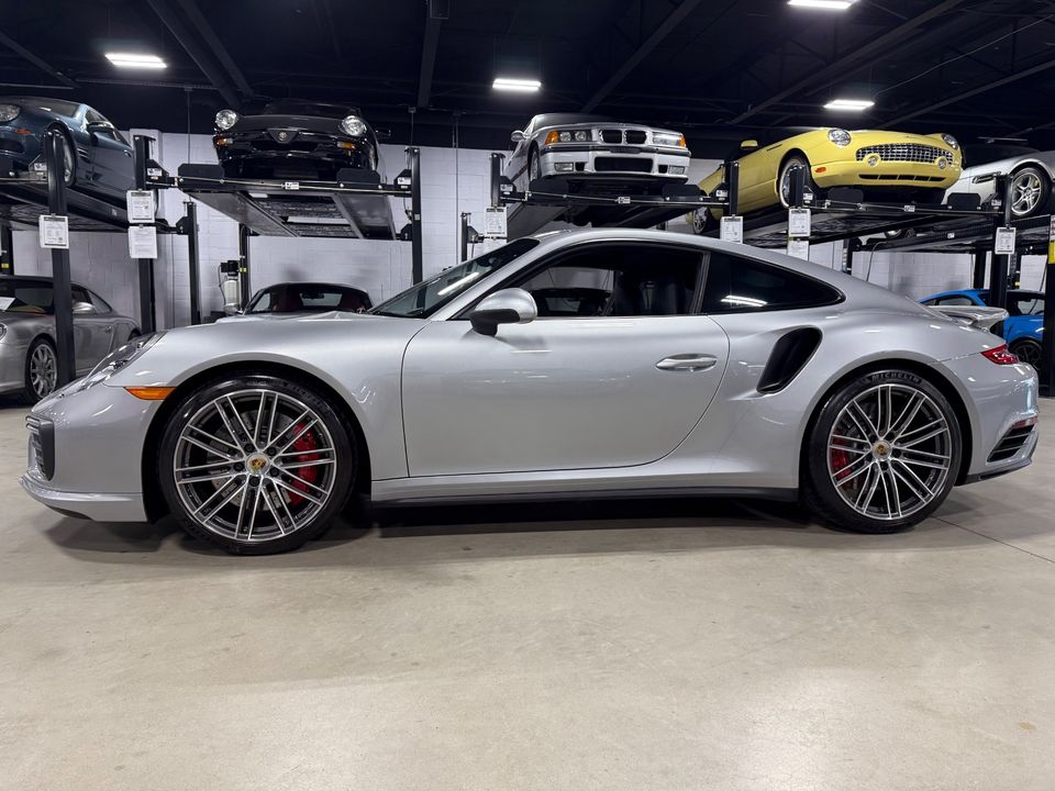 2017 PORSCHE 911