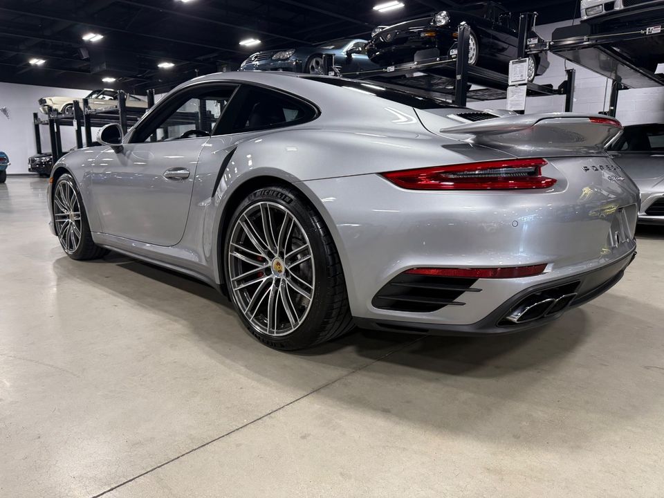 2017 PORSCHE 911