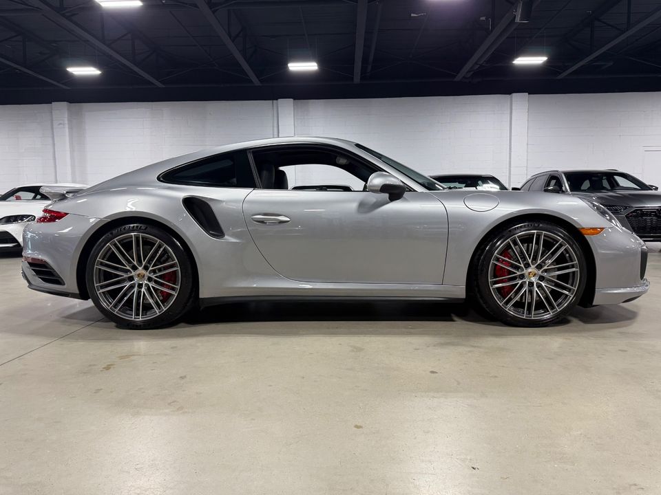 2017 PORSCHE 911