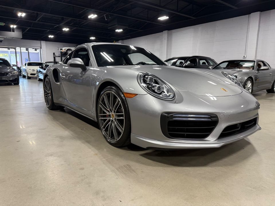 2017 PORSCHE 911