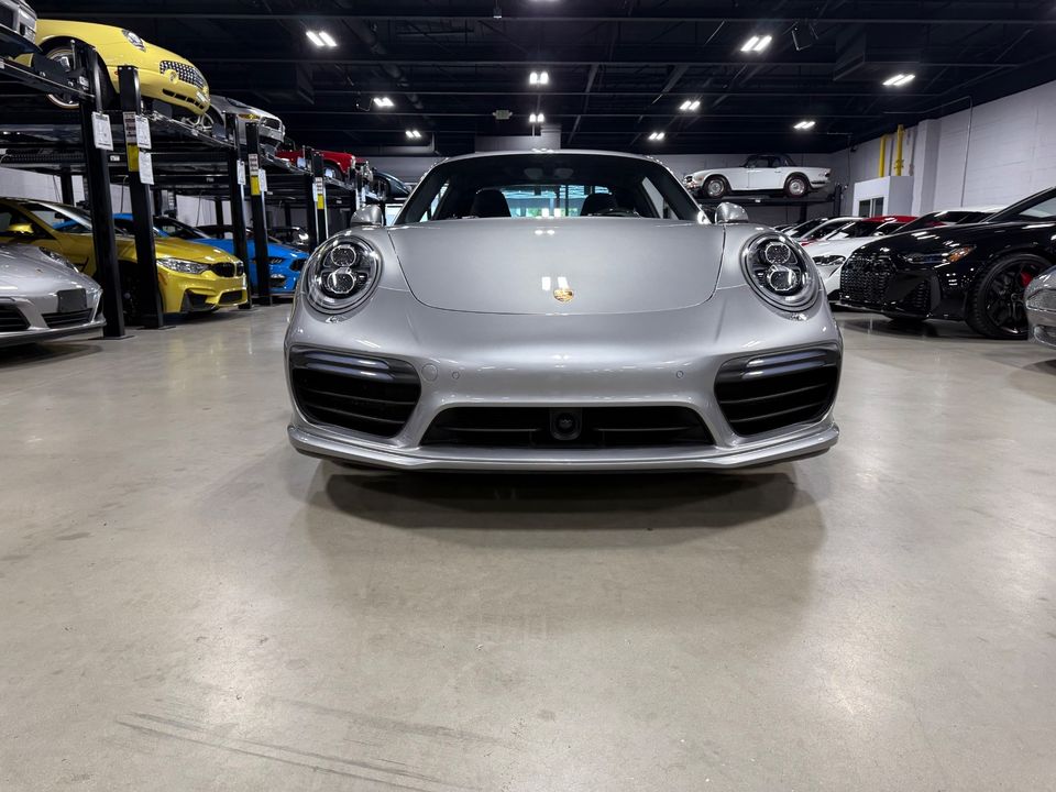 2017 PORSCHE 911