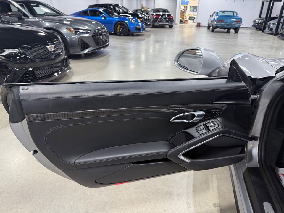 2017 PORSCHE 911