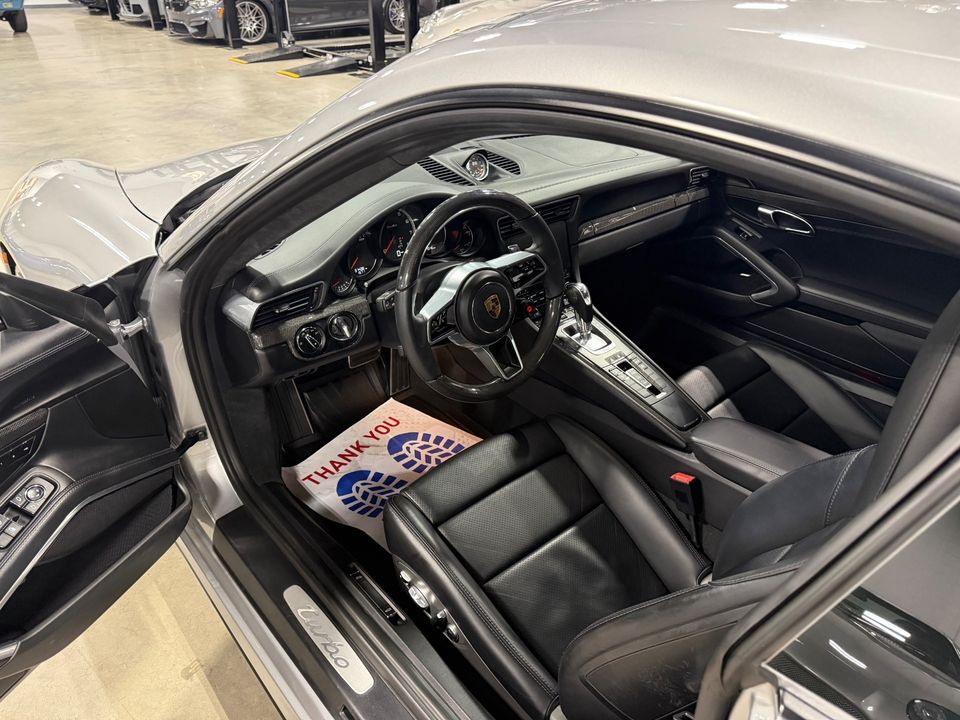 2017 PORSCHE 911