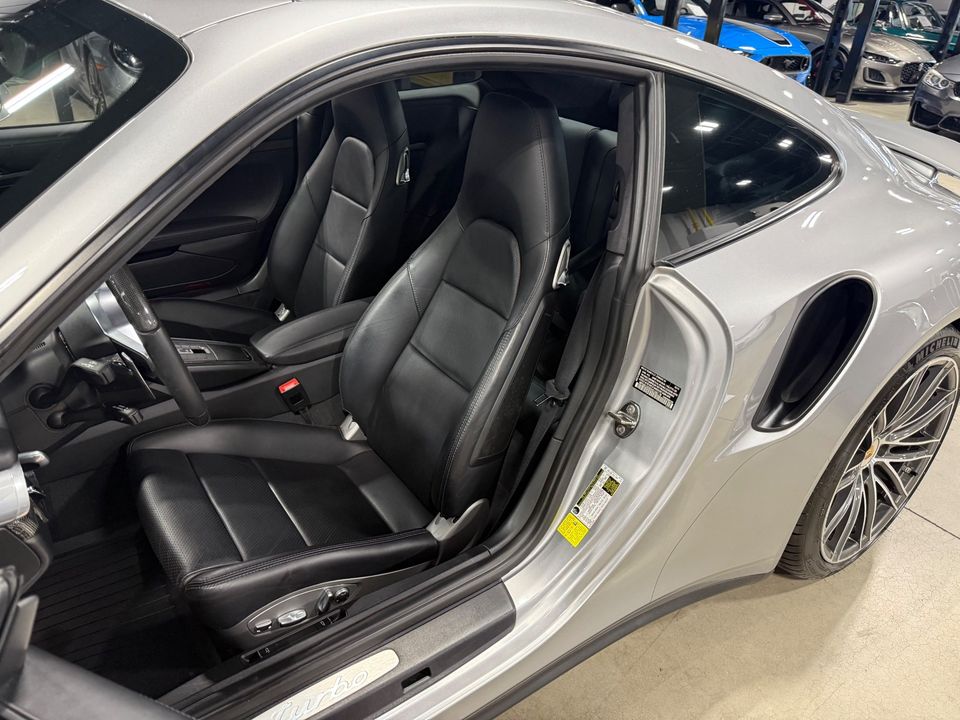 2017 PORSCHE 911