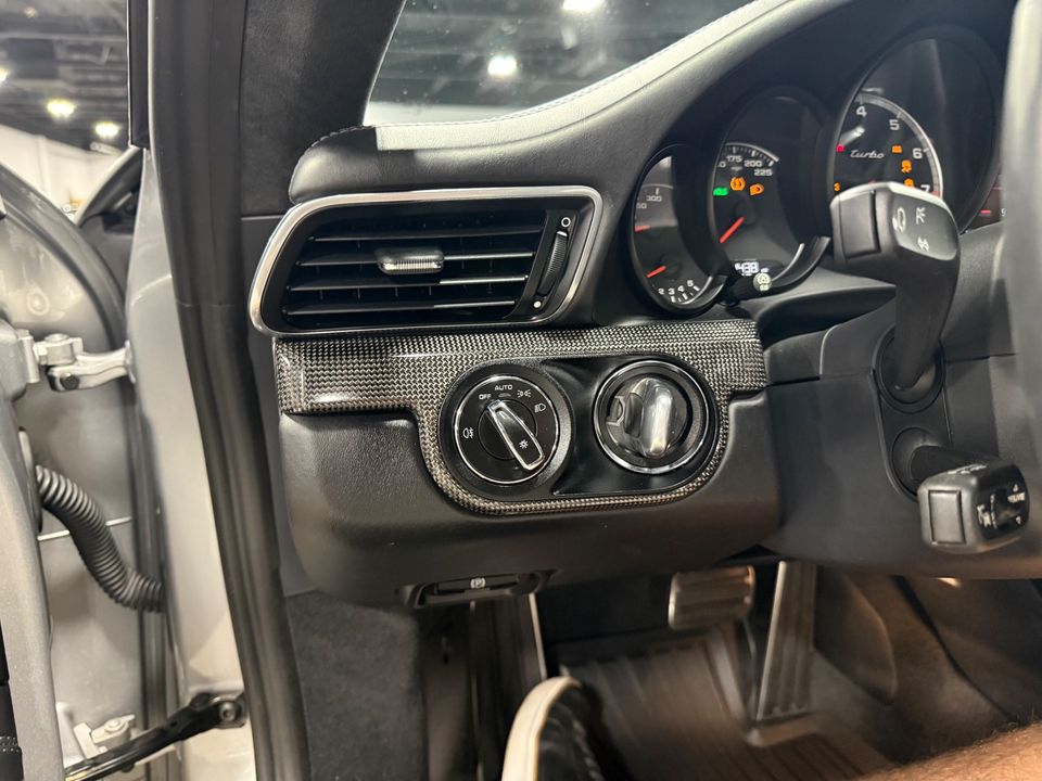 2017 PORSCHE 911