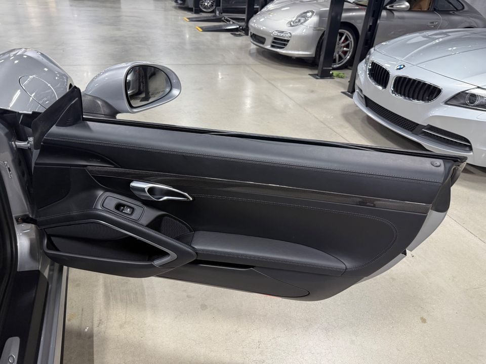 2017 PORSCHE 911