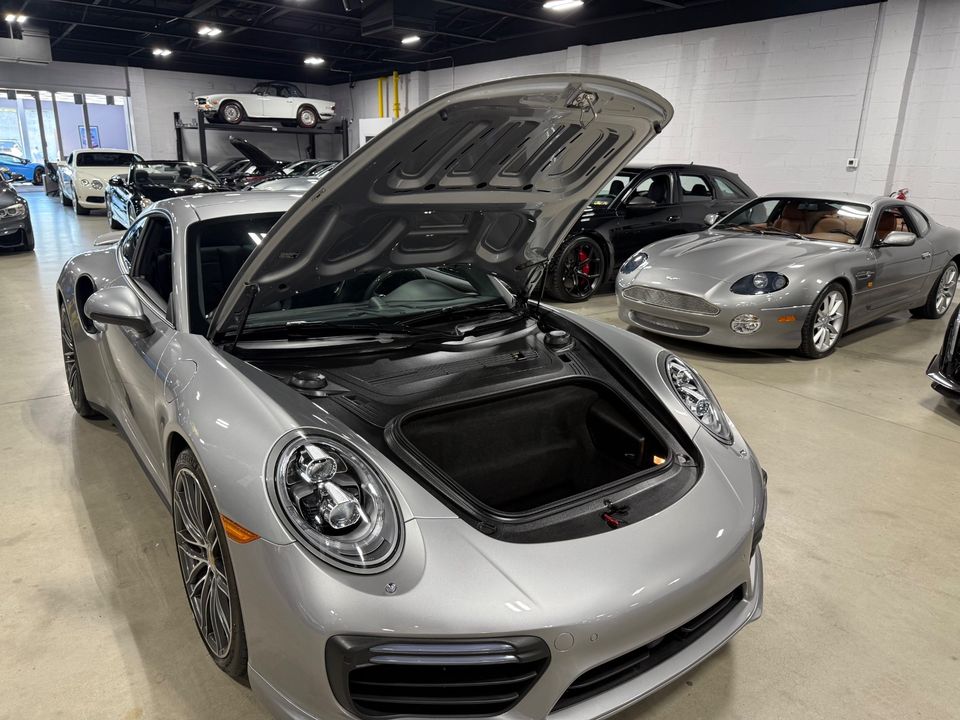 2017 PORSCHE 911