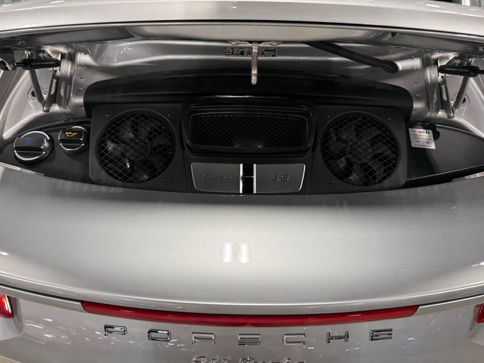 2017 PORSCHE 911