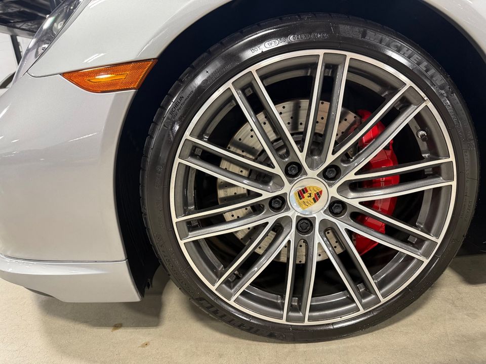 2017 PORSCHE 911