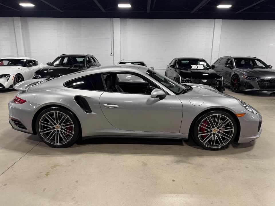 2017 PORSCHE 911