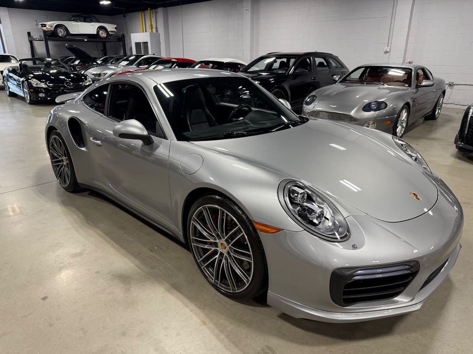 2017 PORSCHE 911