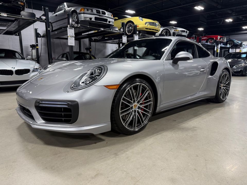 2017 PORSCHE 911