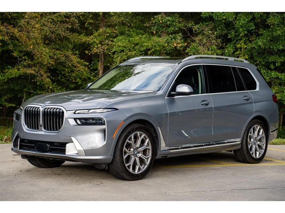 2023 BMW X7