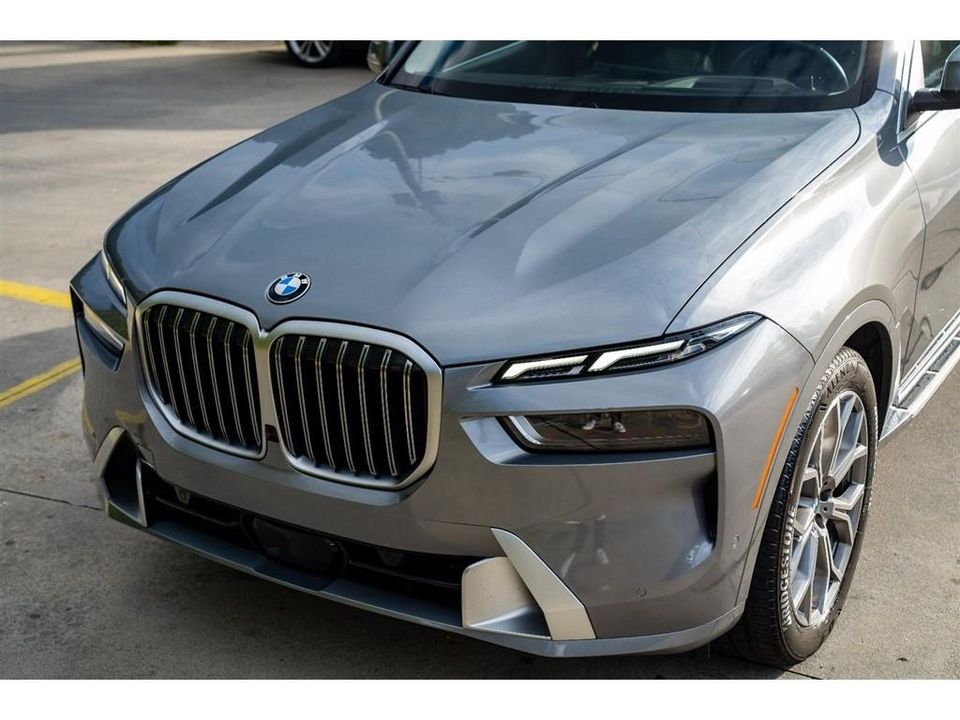 2023 BMW X7