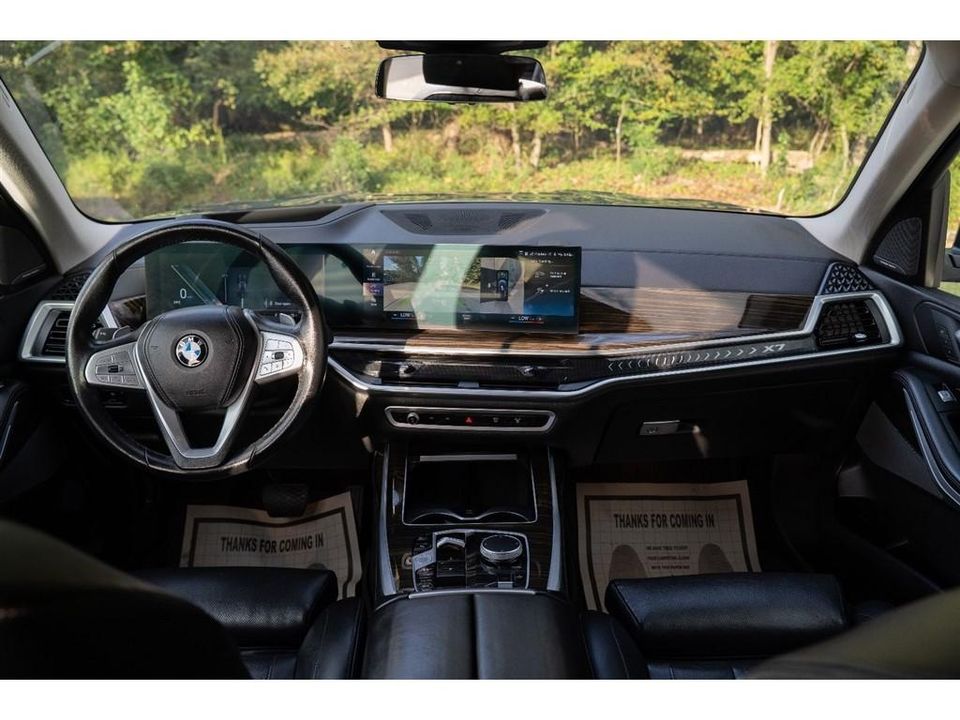 2023 BMW X7