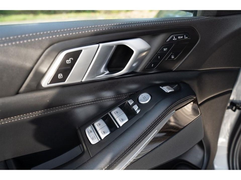 2023 BMW X7