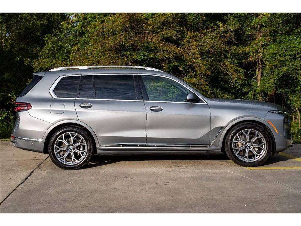2023 BMW X7