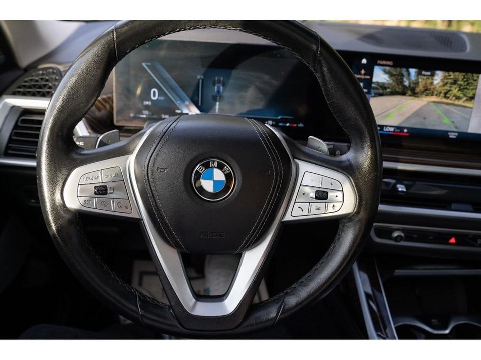 2023 BMW X7