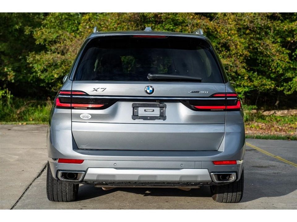 2023 BMW X7