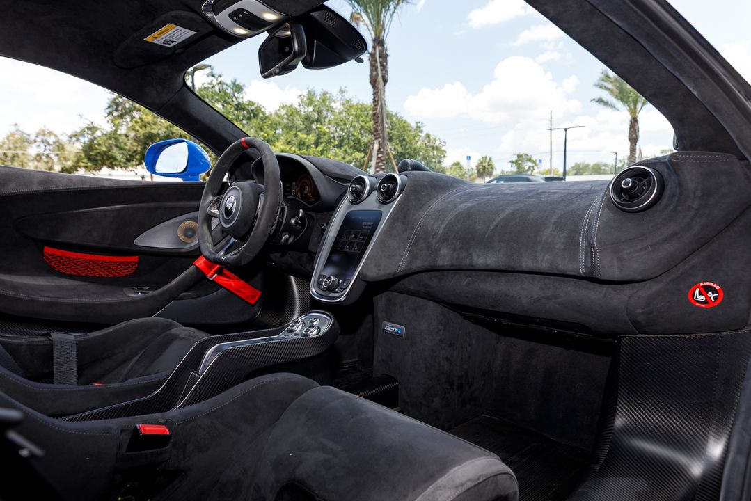2020 McLaren 620R