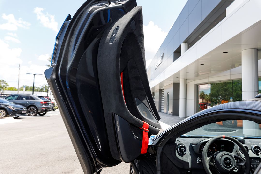 2020 McLaren 620R