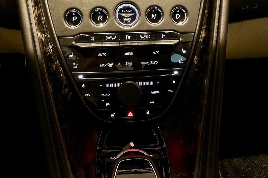 2018 Aston Martin DB11