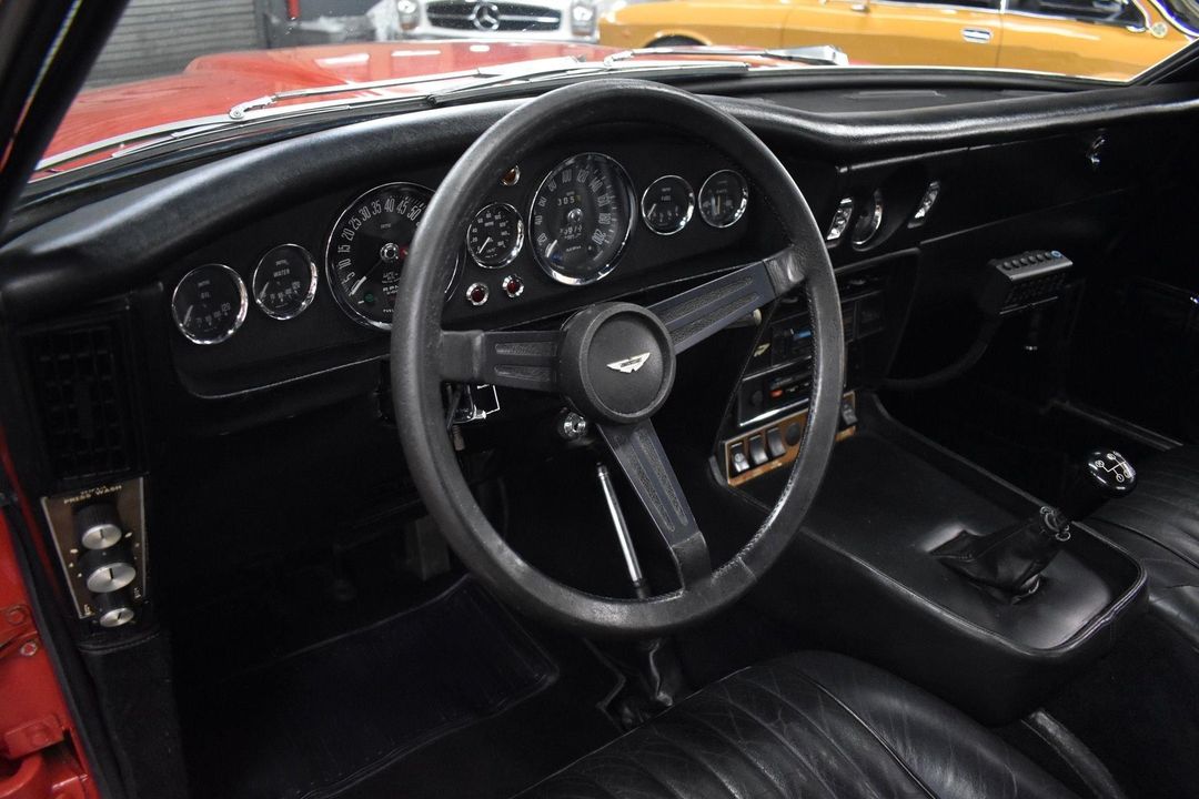 1971 Aston Martin DBSV8