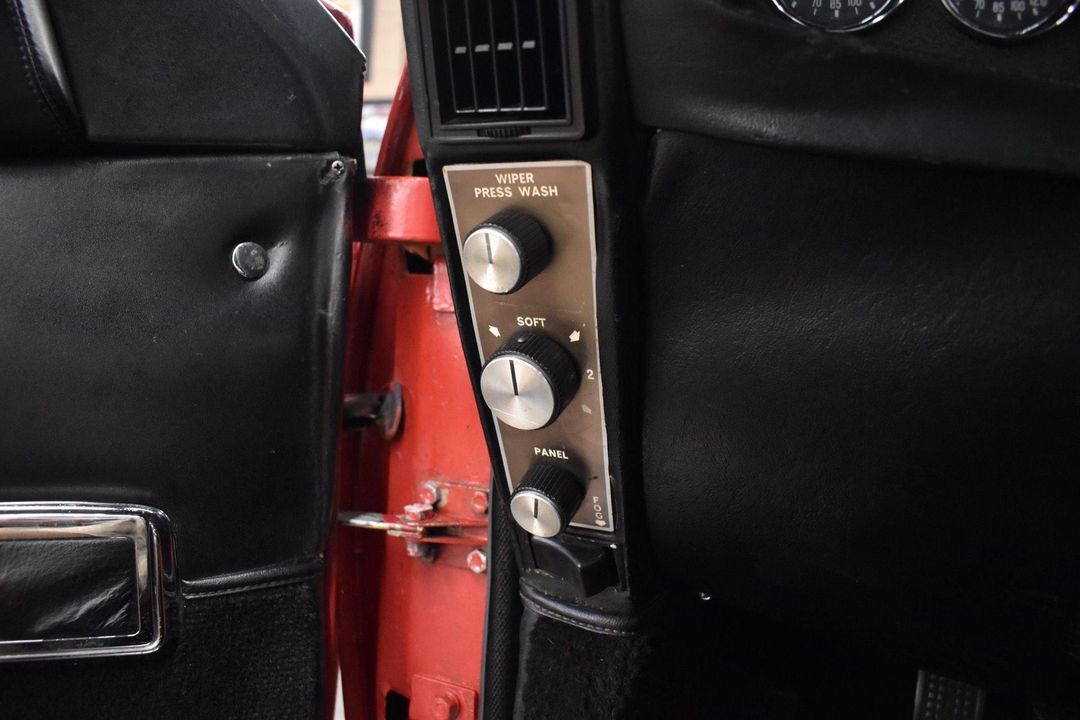 1971 Aston Martin DBSV8