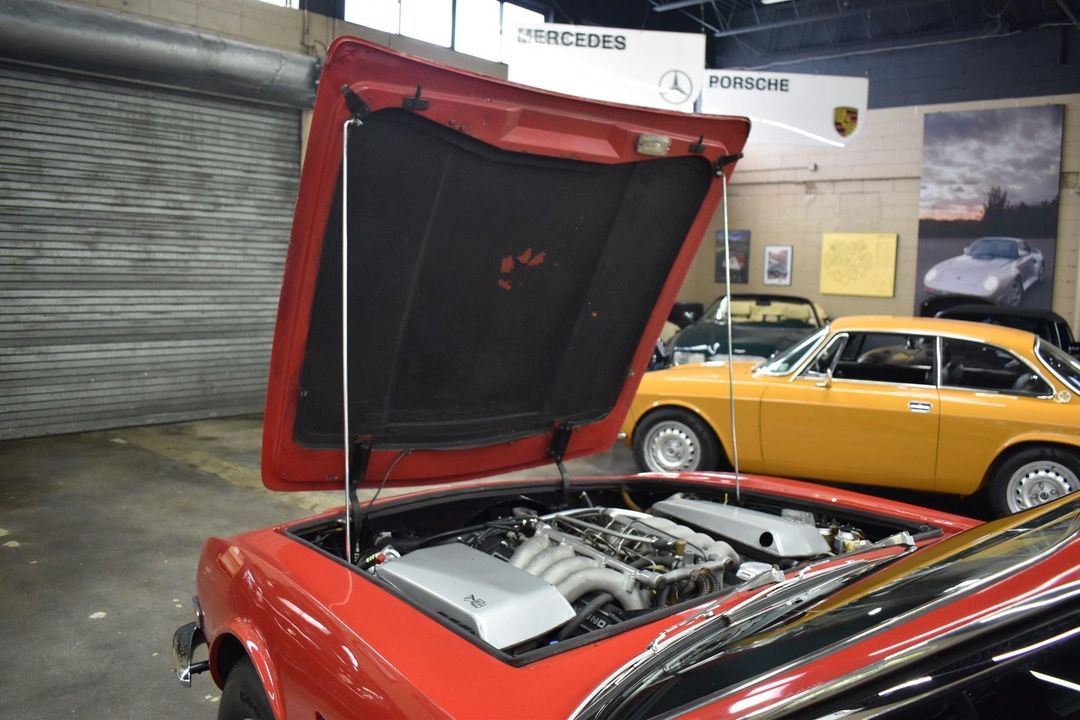 1971 Aston Martin DBSV8