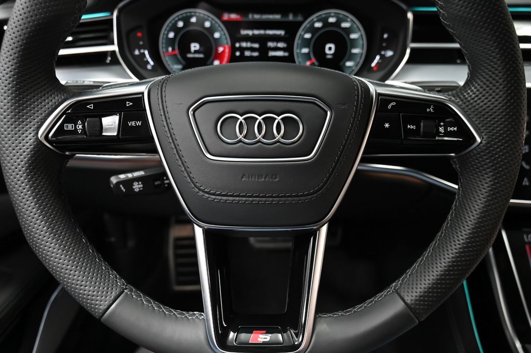 2022 Audi S8