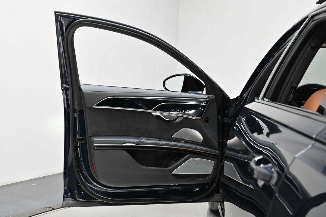 2022 Audi S8