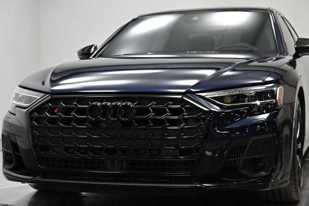 2022 Audi S8