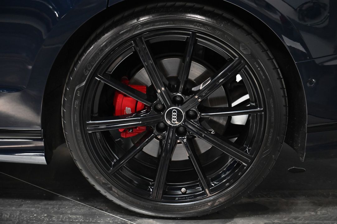 2022 Audi S8