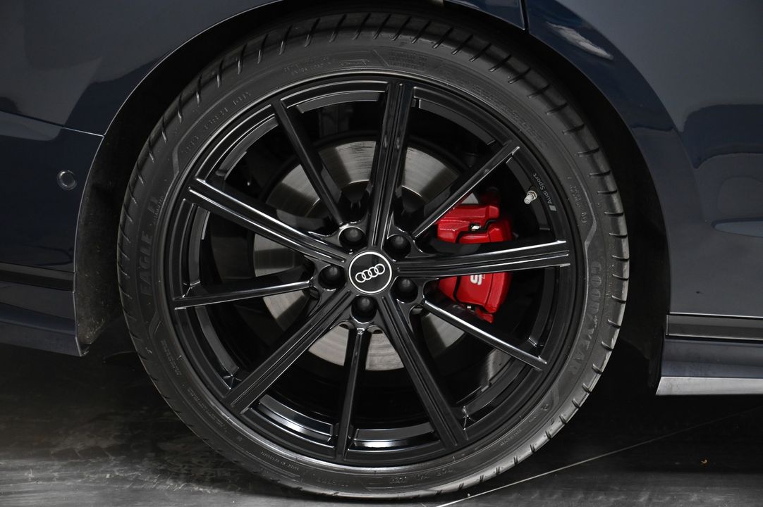 2022 Audi S8