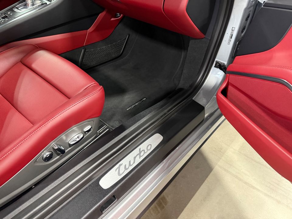 2018 PORSCHE 911 TURBO