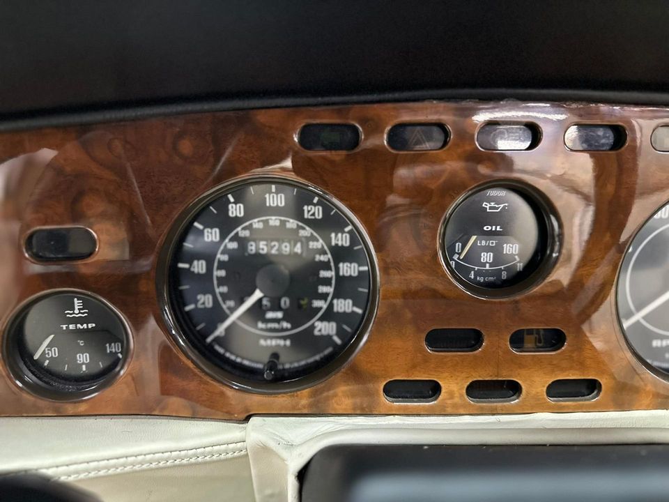 1987 Aston Martin V8 Volante
