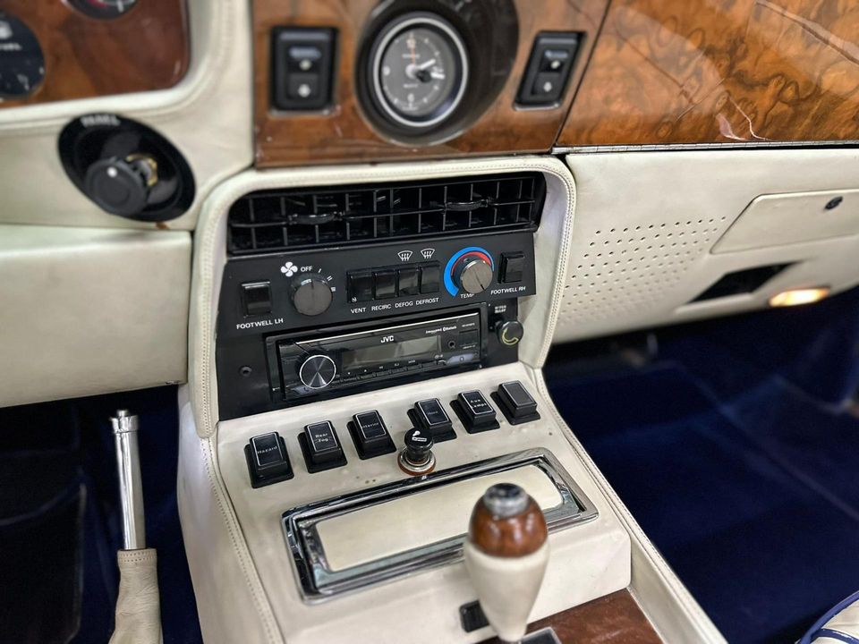 1987 Aston Martin V8 Volante