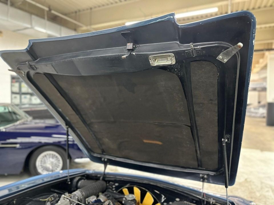 1987 Aston Martin V8 Volante