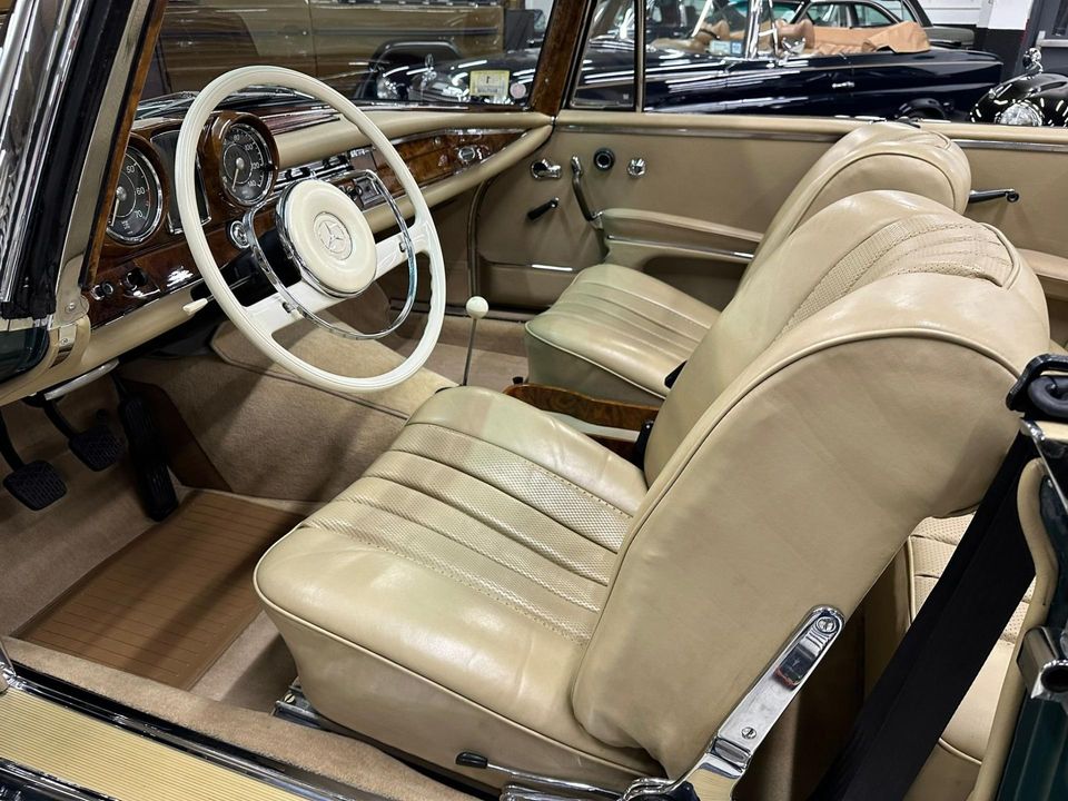 1965 Mercedes-Benz 220 SE Cabriolet